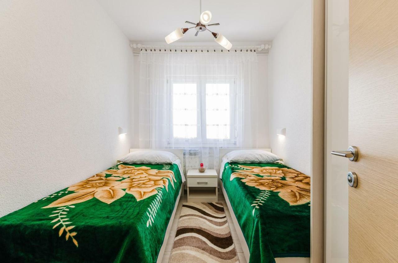 Apartment In Novi Vinodolski 15274 Povile Exterior photo